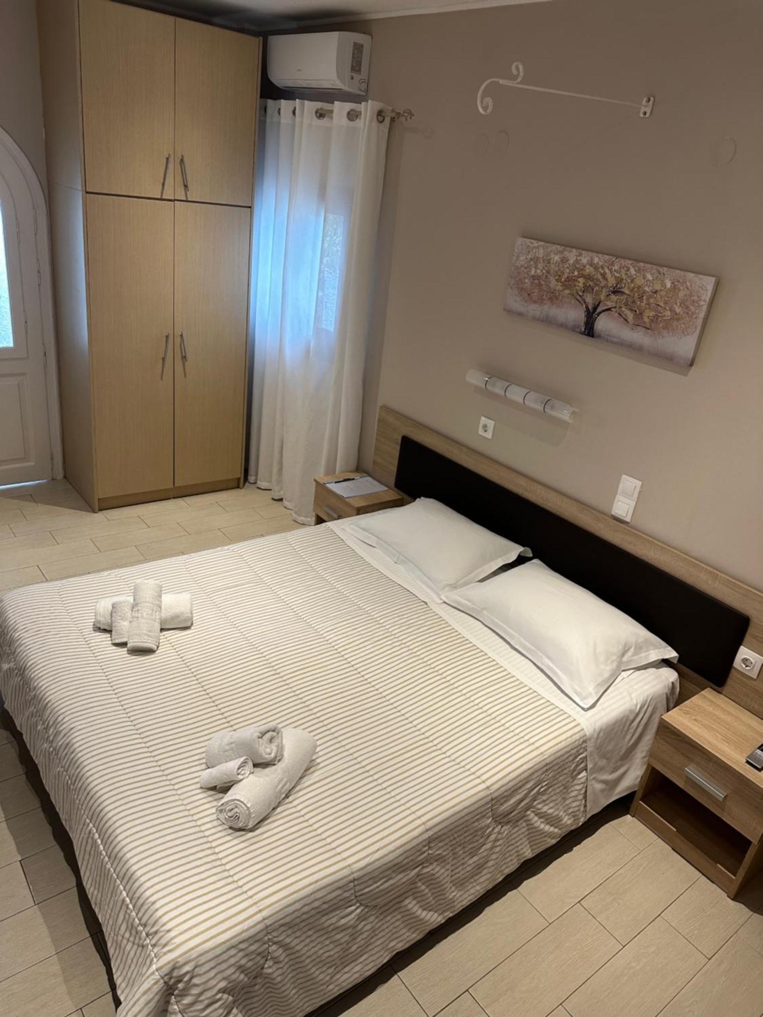 Eleana Apartments And Studios Agios Georgios Pagon Exterior photo